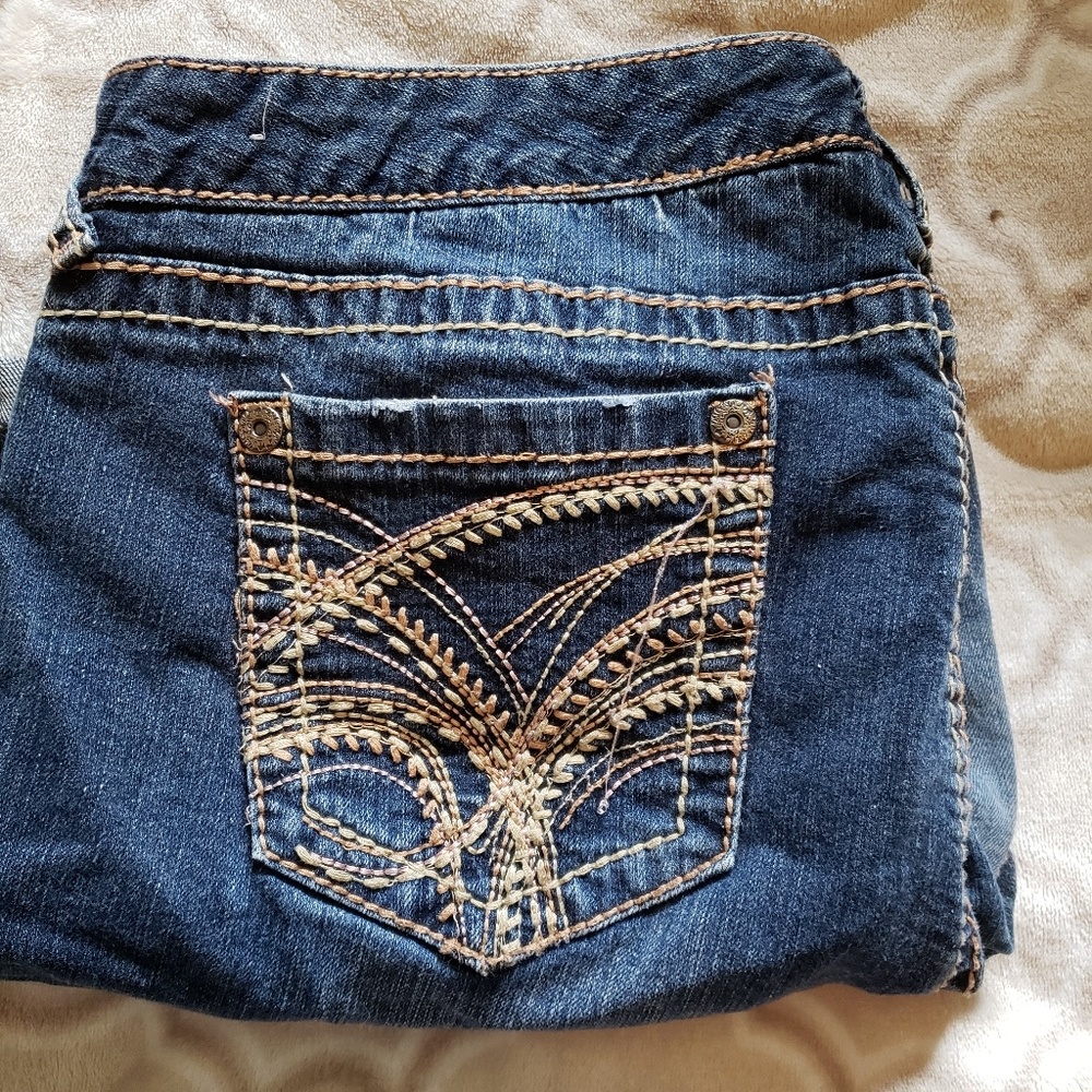 Shorts - Picture 3 of 3